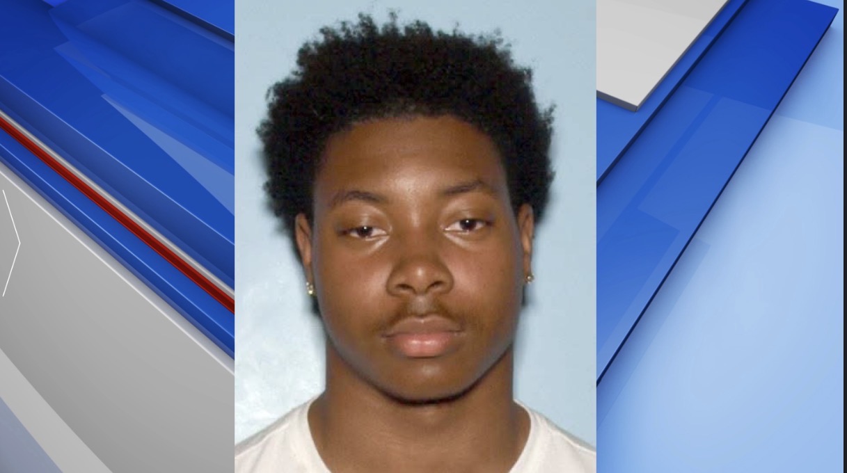 Deputies searching woods after Monroe County traffic stop